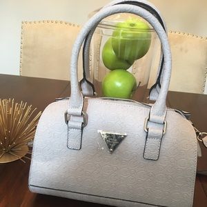 New with tags Guess bone color Bag